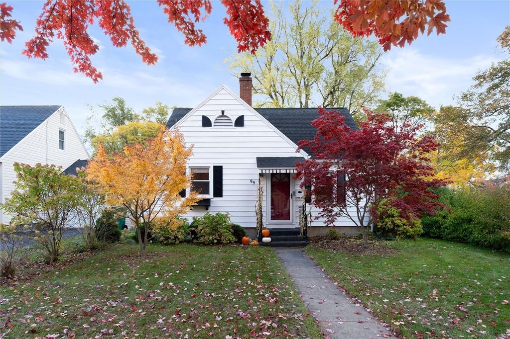 99 Chesterton Road, Greece, NY 14626