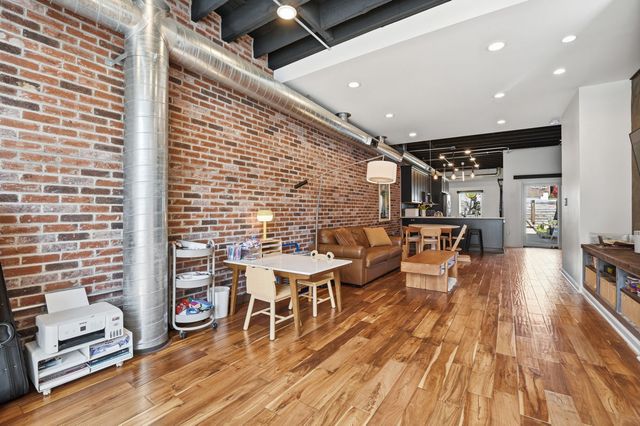 3945 Liberty Ave, Lawrenceville, PA 15224