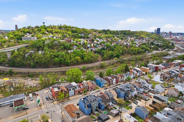 3945 Liberty Ave, Lawrenceville, PA 15224