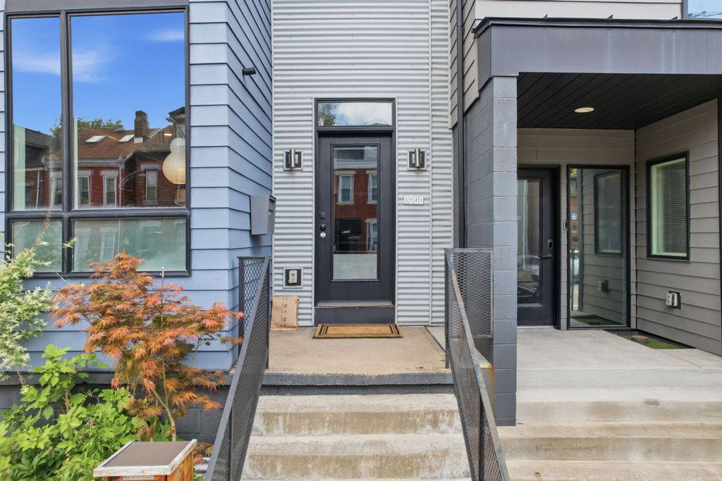 3945 Liberty Ave, Lawrenceville, PA 15224