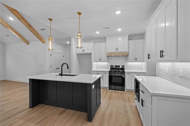 2 Ellwood Circle, Bella Vista, AR 72715