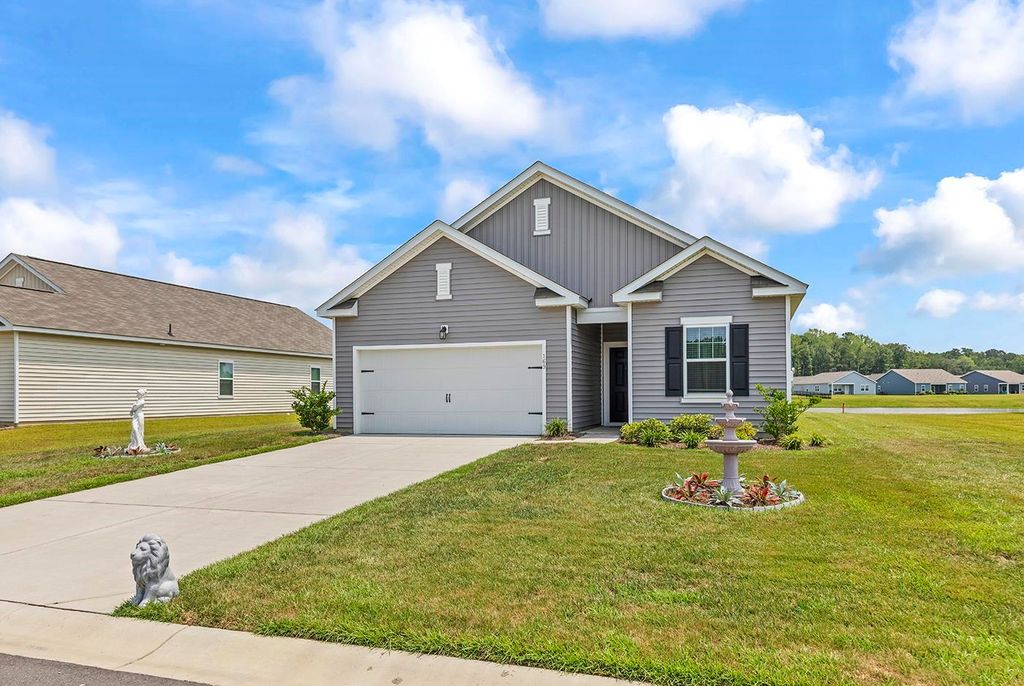 169 Linares St., Loris, SC 29569