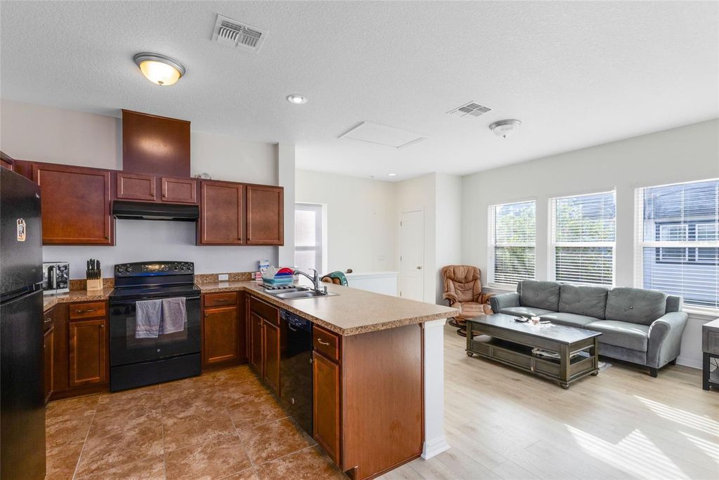 Image 30 of property listing at 8556 TAVISTOCK LAKES BOULEVARD, Orlando, FL 32827