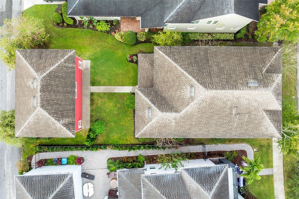 Image 36 of property listing at 8556 TAVISTOCK LAKES BOULEVARD, Orlando, FL 32827