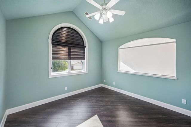3423 Honeysuckle Road, Ames, IA 50014