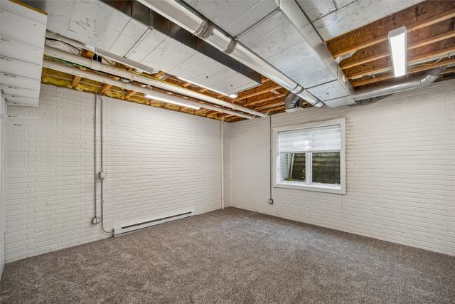 3423 Honeysuckle Road, Ames, IA 50014