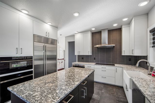 3423 Honeysuckle Road, Ames, IA 50014