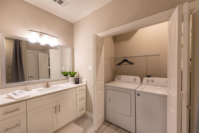 1620 Oak Tree Drive 3207, Houston, TX 77080