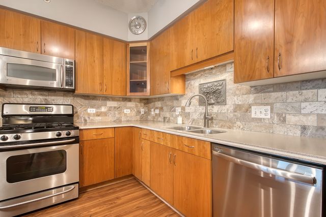 900 LEE Street 202, Des Plaines, IL 60016