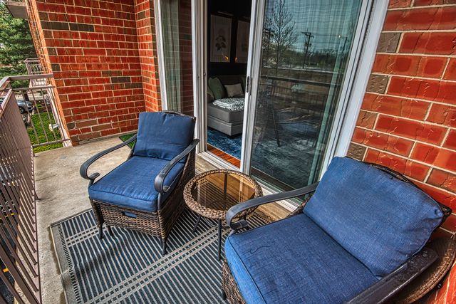 900 LEE Street 202, Des Plaines, IL 60016