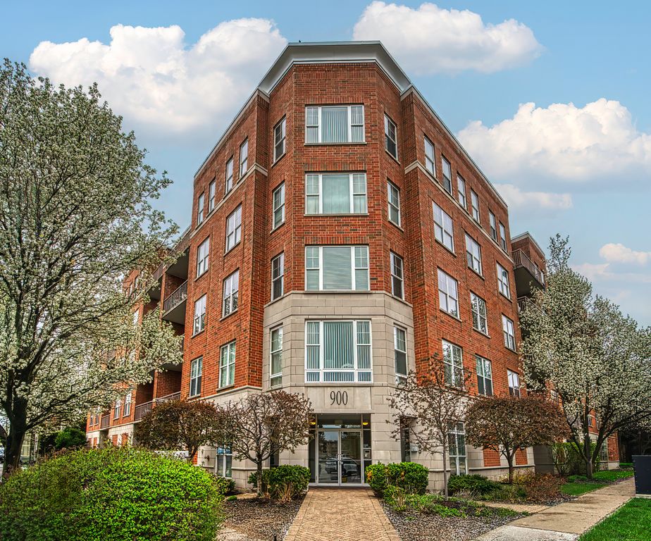 900 LEE Street 202, Des Plaines, IL 60016