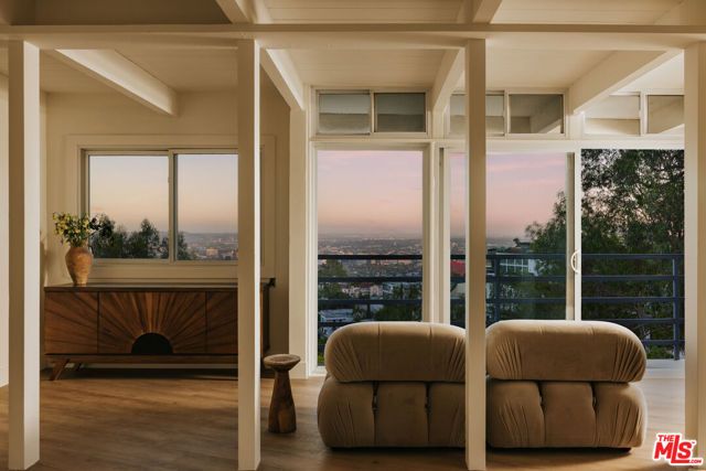 8448 Franklin Avenue, Los Angeles, CA 90069