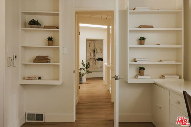 8448 Franklin Avenue, Los Angeles, CA 90069