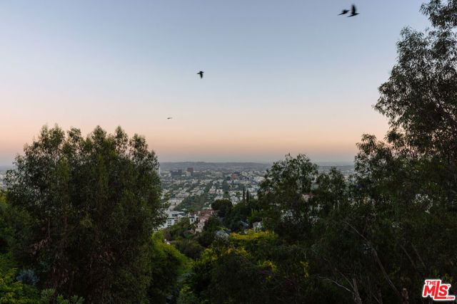 8448 Franklin Avenue, Los Angeles, CA 90069