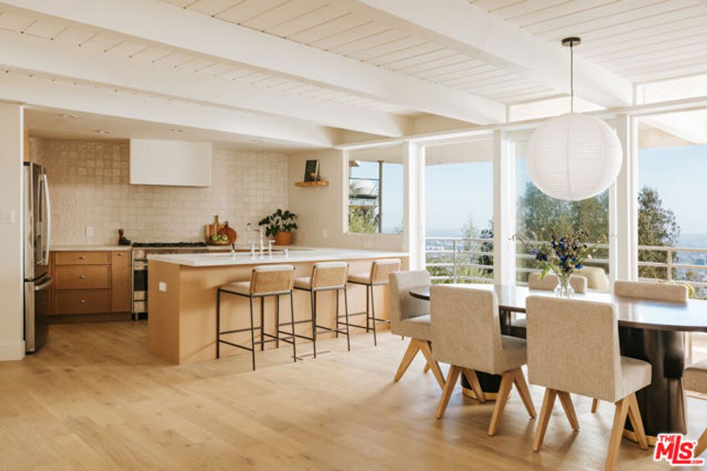 8448 Franklin Avenue, Los Angeles, CA 90069