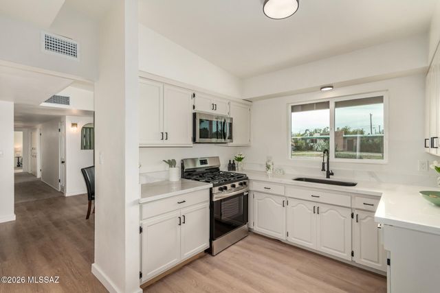 7031 E Baker Street, Tucson, AZ 85710