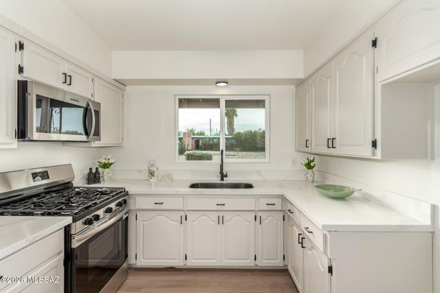 7031 E Baker Street, Tucson, AZ 85710