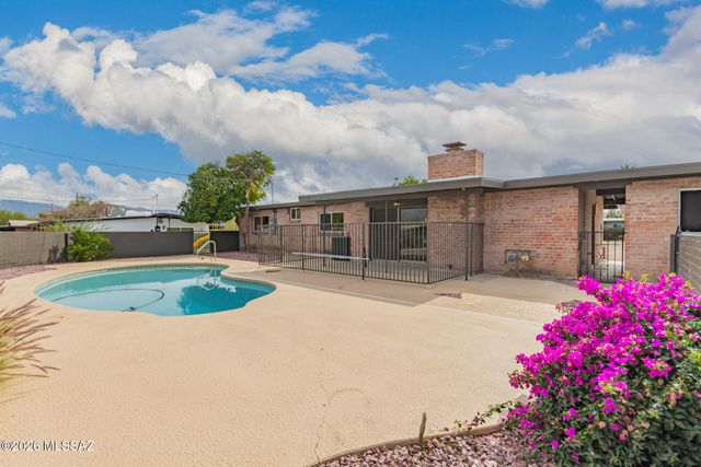 7031 E Baker Street, Tucson, AZ 85710