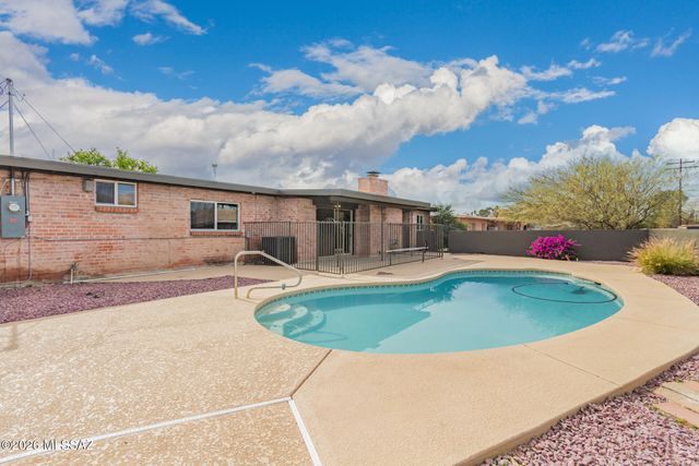 7031 E Baker Street, Tucson, AZ 85710