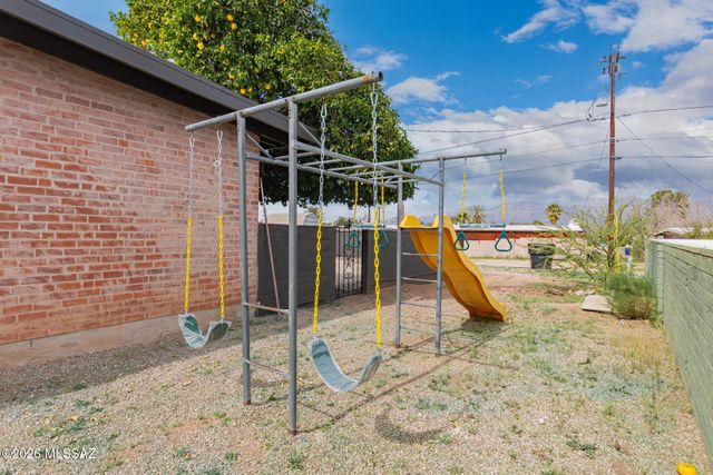 7031 E Baker Street, Tucson, AZ 85710