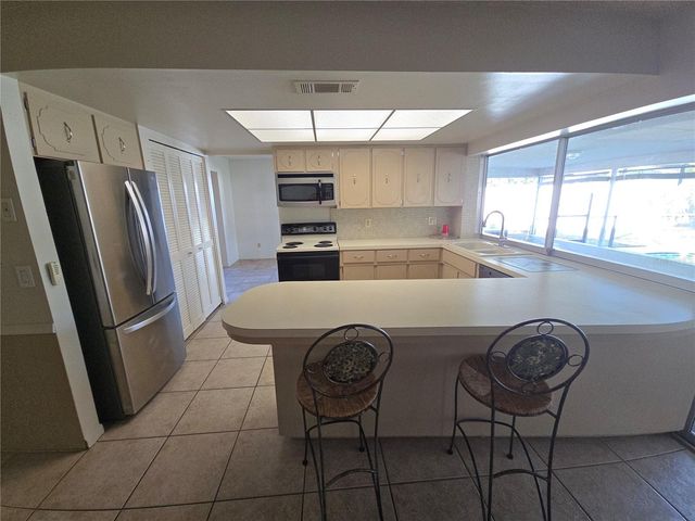 915 60TH ST W, Bradenton, FL 34209