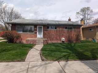 318 Royal Park Lane Lane, Madison Heights, MI 48071