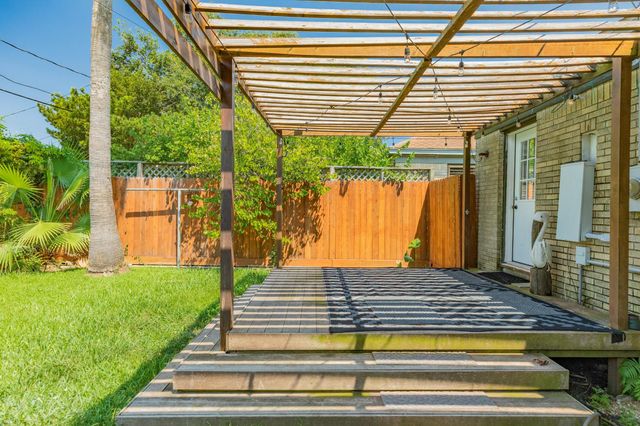 4910 Wharton Drive, Galveston, TX 77551