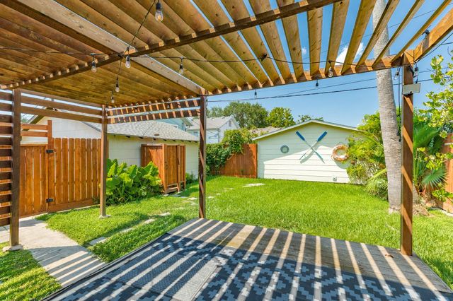 4910 Wharton Drive, Galveston, TX 77551