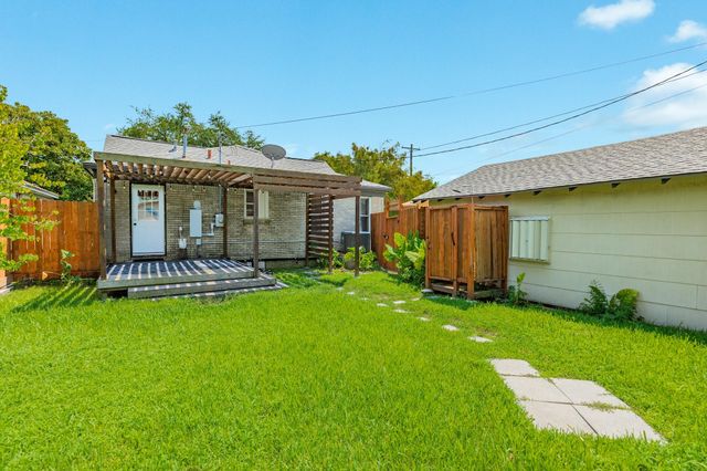 4910 Wharton Drive, Galveston, TX 77551