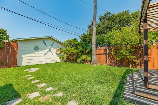 4910 Wharton Drive, Galveston, TX 77551