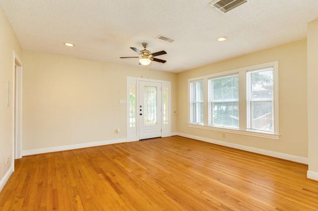 4910 Wharton Drive, Galveston, TX 77551