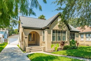 4910 Wharton Drive, Galveston, TX 77551