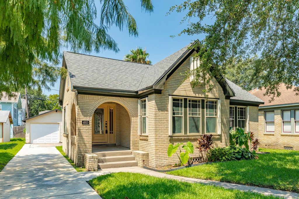 4910 Wharton Drive, Galveston, TX 77551