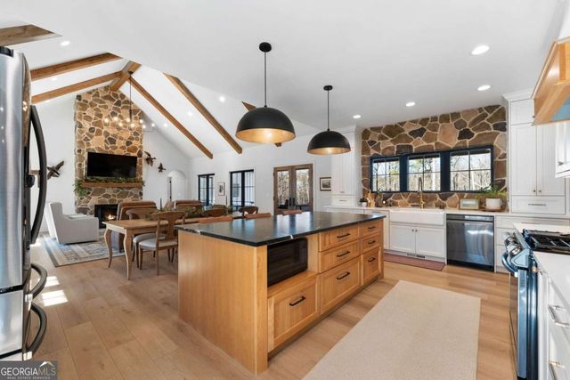 145 Moores Ferry Drive SW, Plainville, GA 30733