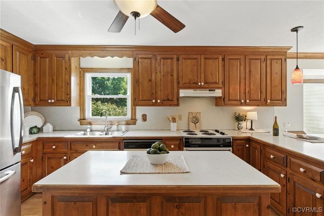 8346 Hanover Grove Blvd, Hanover, VA 23111