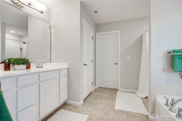 2529 Sunset Maple Drive, Tipp City, OH 45371