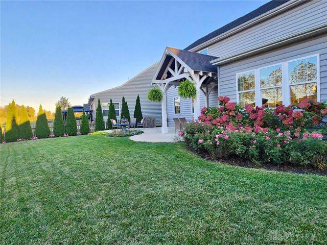 2529 Sunset Maple Drive, Tipp City, OH 45371