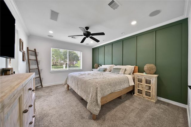 1042 Chamboard Lane, Houston, TX 77018