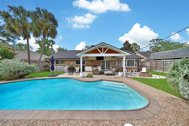 1042 Chamboard Lane, Houston, TX 77018