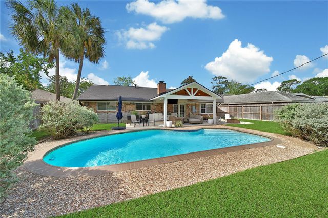 1042 Chamboard Lane, Houston, TX 77018