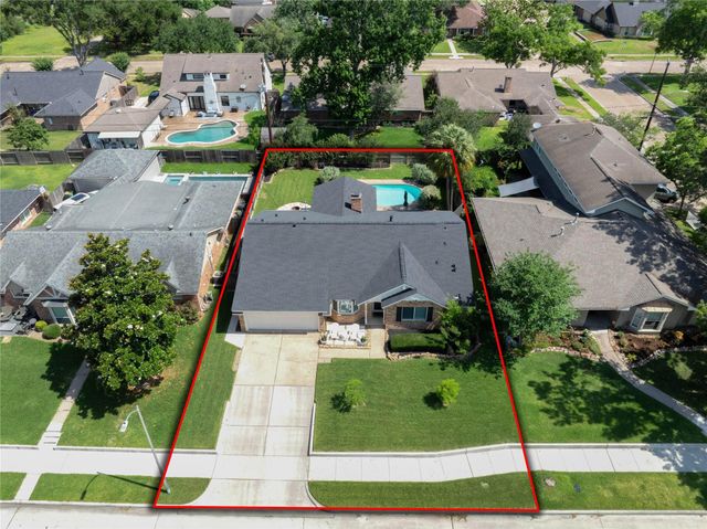1042 Chamboard Lane, Houston, TX 77018