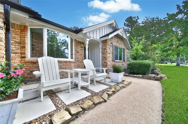 1042 Chamboard Lane, Houston, TX 77018