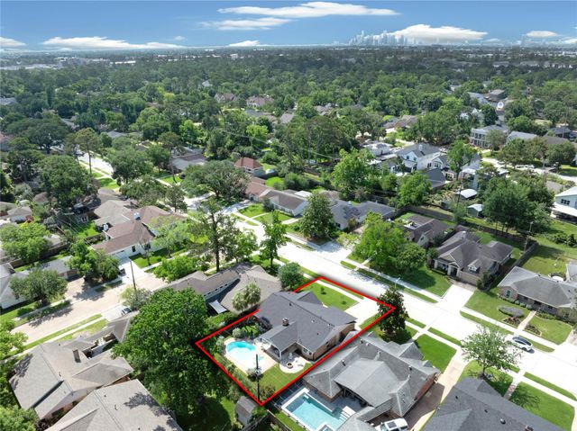 1042 Chamboard Lane, Houston, TX 77018