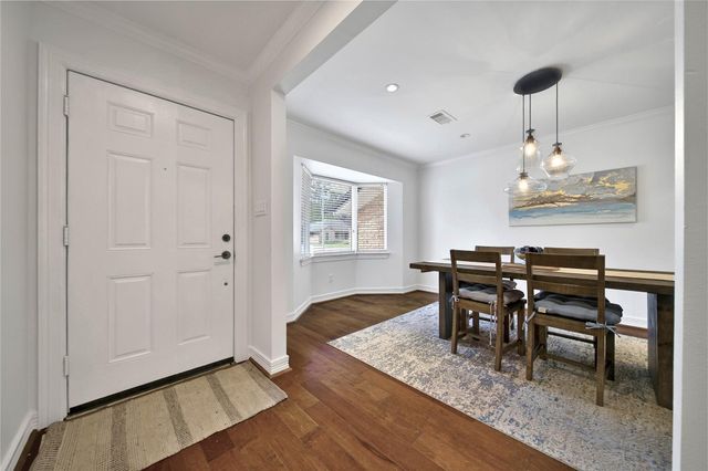 1042 Chamboard Lane, Houston, TX 77018