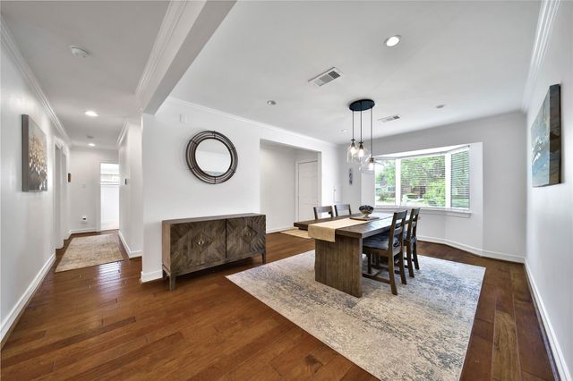 1042 Chamboard Lane, Houston, TX 77018