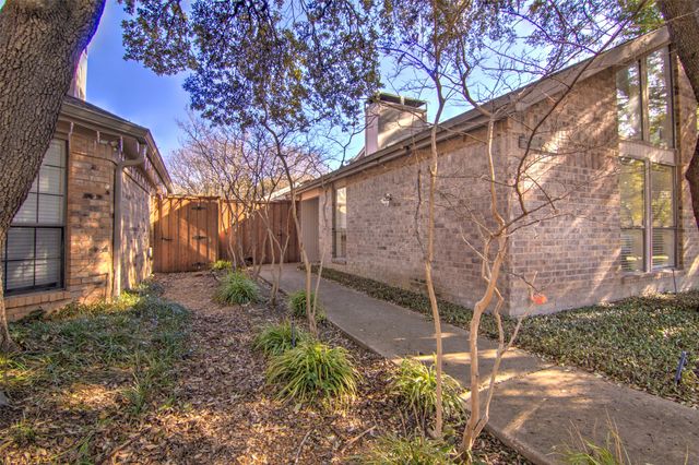 14822 Sopras Circle, Addison, TX 75001