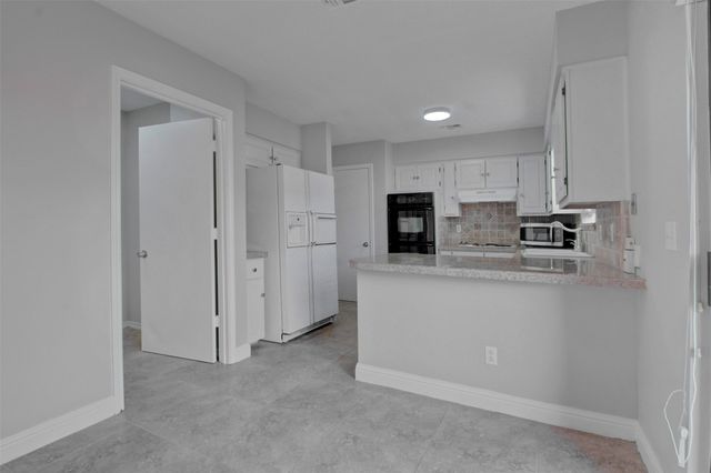 14822 Sopras Circle, Addison, TX 75001