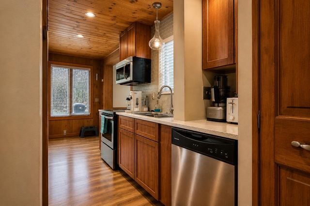 14 Oakwood Drive, Ossipee, NH 03814