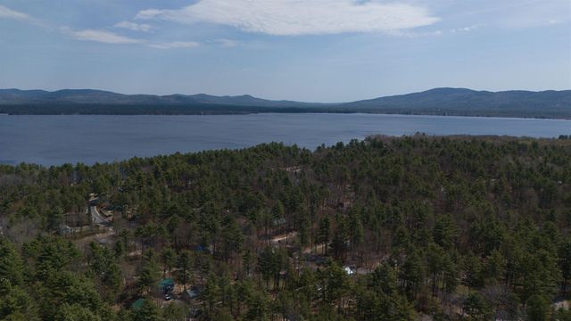 14 Oakwood Drive, Ossipee, NH 03814