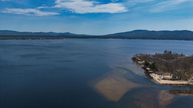 14 Oakwood Drive, Ossipee, NH 03814